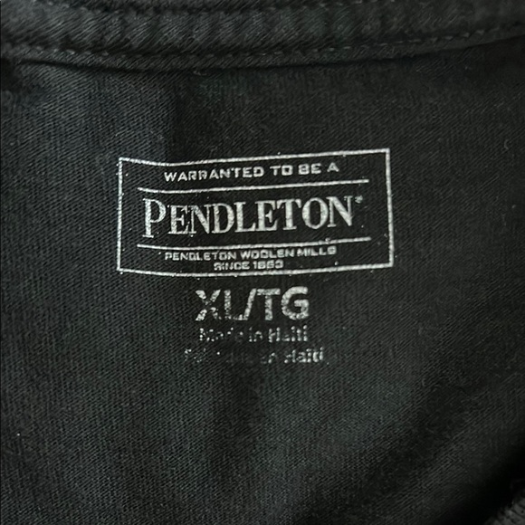 Pendleton Black T-Shirt with Skull Design - Picture 2 of 4